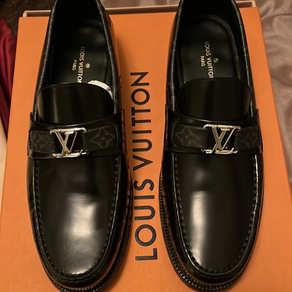 Louis Vuitton men causal black shoes only worn once. main image 9